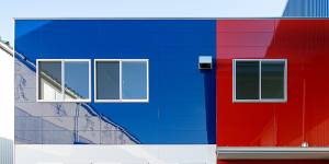 Примеры проектов частных домов, отделанных фасадными панелями Nichiha